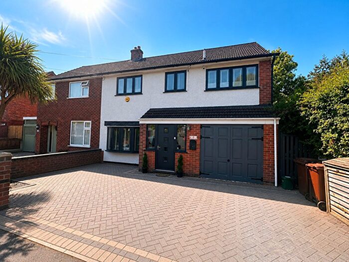 4 Bedroom Semi-Detached House For Sale In Spinney Road, Ilkeston, DE7