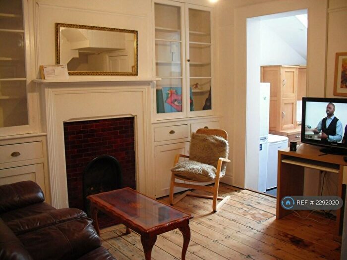 5 Bedroom Terraced House To Rent In West Avenue, Bath, BA2
