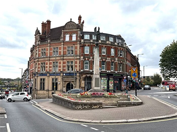 2 Bedroom Flat For Sale In Station Road, New Barnet, Barnet, Hertfordshire, EN5