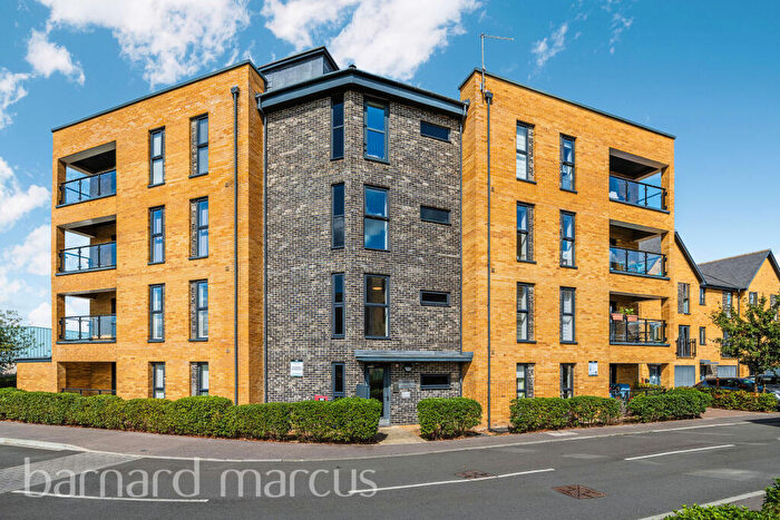 2 Bedroom Flat To Rent In Tala Close, Surbiton, KT6