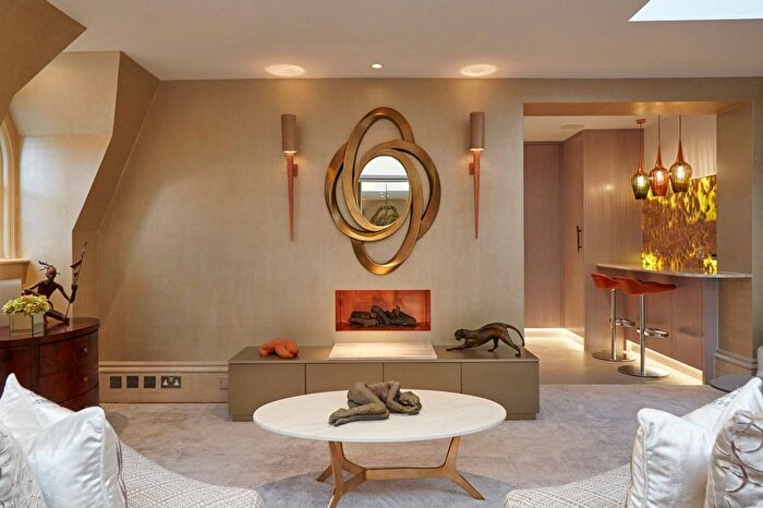 2 Bedroom Flat To Rent In Rose Square, Fulham Road, London, SW3