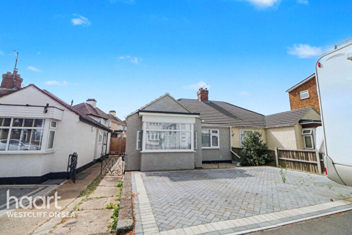 3 Bedroom Semi-Detached Bungalow For Sale In Caulfield Road, Southend-on-Sea, SS3