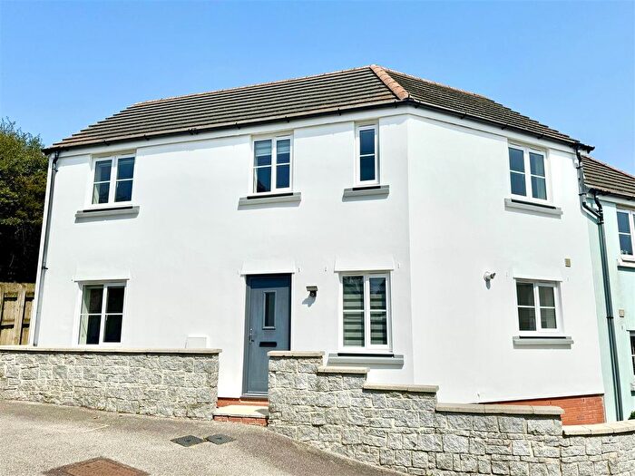 3 Bedroom End Terrace House For Sale In Keay Heights, St. Austell, PL25