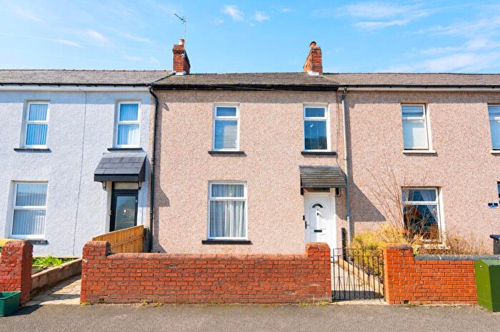 3 Bedroom Terraced House For Sale In Fairoak Terrace, Newport, NP19