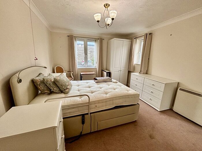 2 Bedroom Flat For Sale In East Terrace, Penzance, TR18