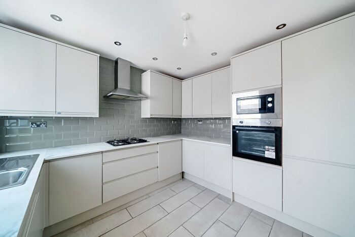 2 Bedroom Flat For Sale In Flat, Downhurst Court, Parson Street, NW4