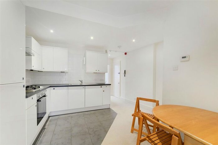 2 Bedroom Flat To Rent In Overstone Road, Hammersmith, London, W6