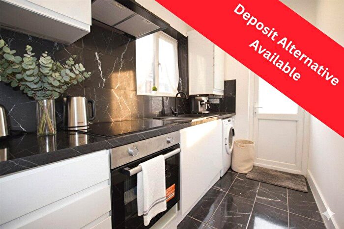 3 Bedroom Semi Detached House To Rent In Straight Road, Romford, RM3