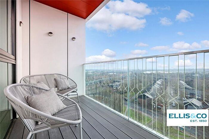 1 Bedroom Apartment For Sale In Daneland Walk, London, N17