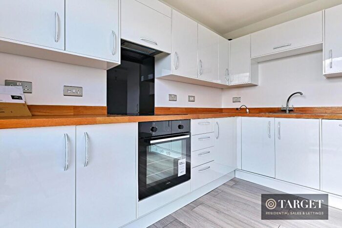 2 Bedroom Duplex For Sale In Edinburgh Gate, Harlow, CM20