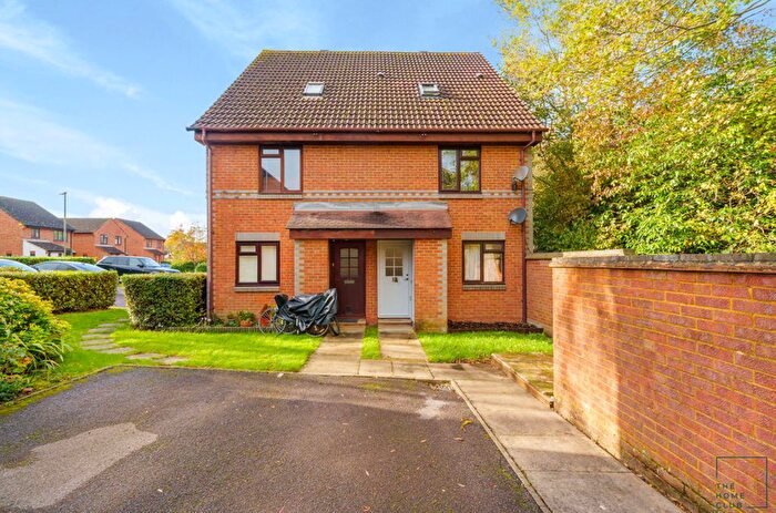 2 Bedroom Maisonette To Rent In Dairymans Walk, Burpham, Guildford, GU4