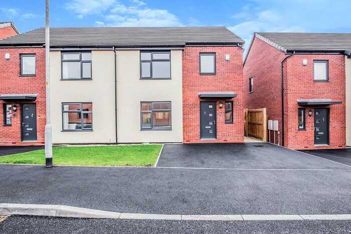 3 Bedroom Detached House To Rent In Vale Grove, Stockport, Greater Manchester, SK5