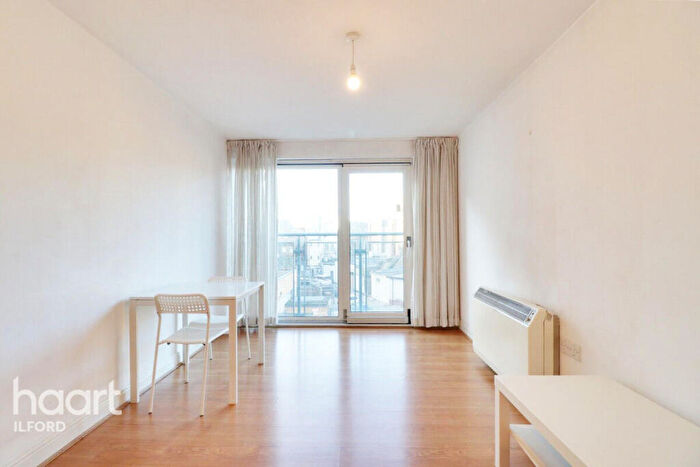 1 Bedroom Apartment To Rent In Eastern Avenue, Ilford, IG2