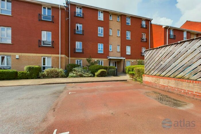 2 Bedroom Flat To Rent In Ellerman Road, City Centre, L3