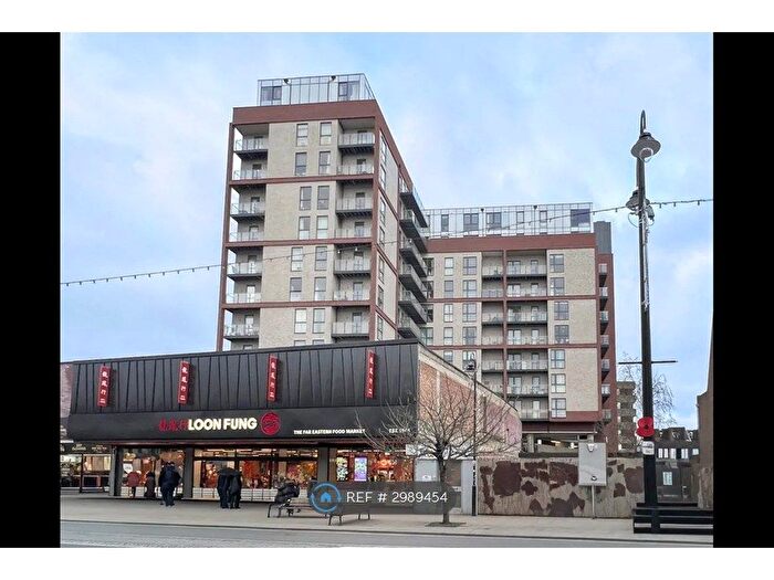 3 Bedroom Flat To Rent In New Malden House, New Malden, KT3