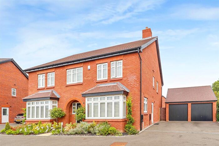 5 Bedroom Detached House For Sale In Seymore Green, Kenilworth, CV8