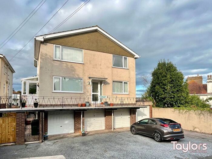 2 Bedroom Flat For Sale In Roundham Road, Paignton, TQ4