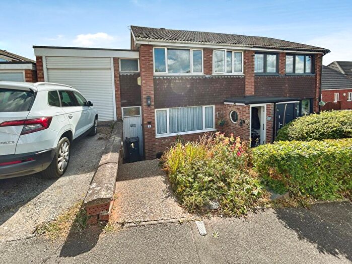 3 Bedroom Semi-Detached House For Sale In Wheatlands Road, Burton-On-Trent, DE15