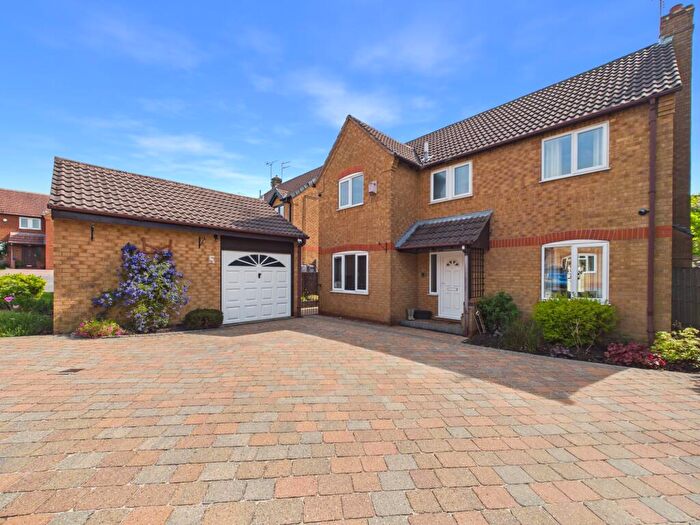 4 Bedroom Detached House For Sale In Byfield Close, Oakwood, DE21