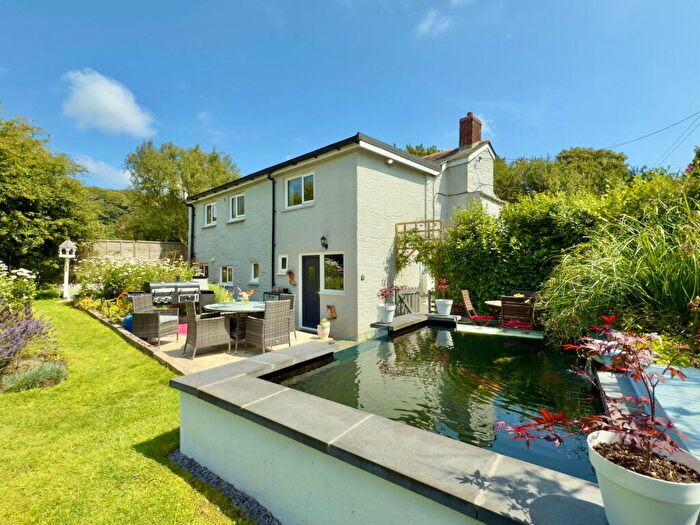 4 Bedroom Cottage For Sale In Washaway, PL30