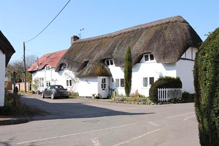 3 Bedroom Cottage For Sale In Dunkirt Lane, Abbotts Ann, Andover, SP11