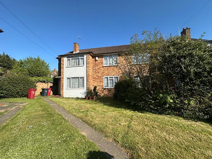 2 Bedroom Maisonette For Sale In Langley, Berkshire, Langley, SL3