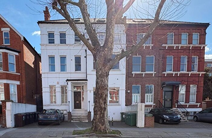 1 Bedroom Apartment To Rent In Minster Road, London, NW2