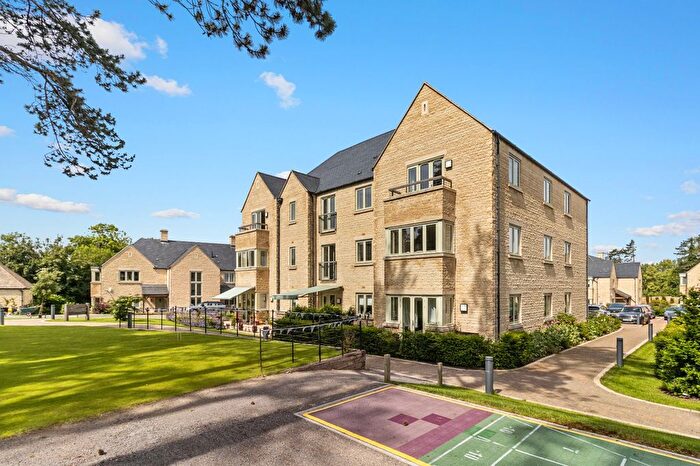 3 Bedroom Flat For Sale In Siddington Park, Siddington, Cirencester, GL7