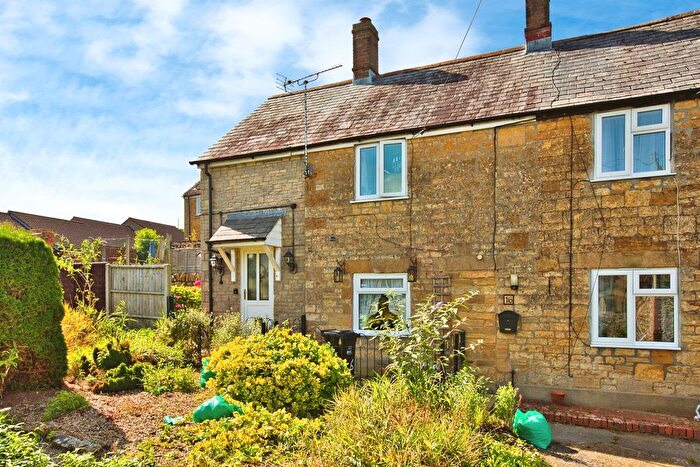 3 Bedroom Property For Sale In Middle Path, Crewkerne, TA18
