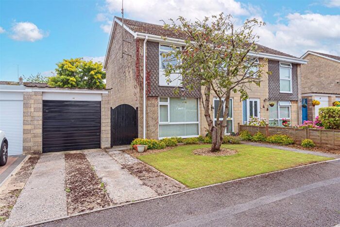 3 Bedroom Semi-Detached House For Sale In Pine Close, Corsham, SN13