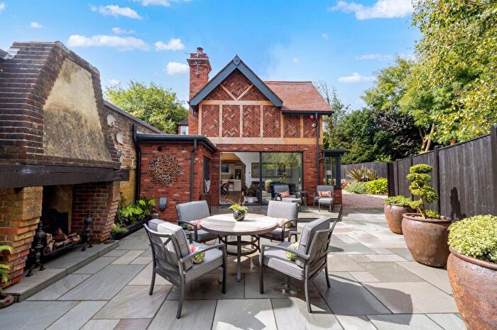 3 Bedroom Coach House For Sale In Dyke Road Avenue, Brighton, BN1