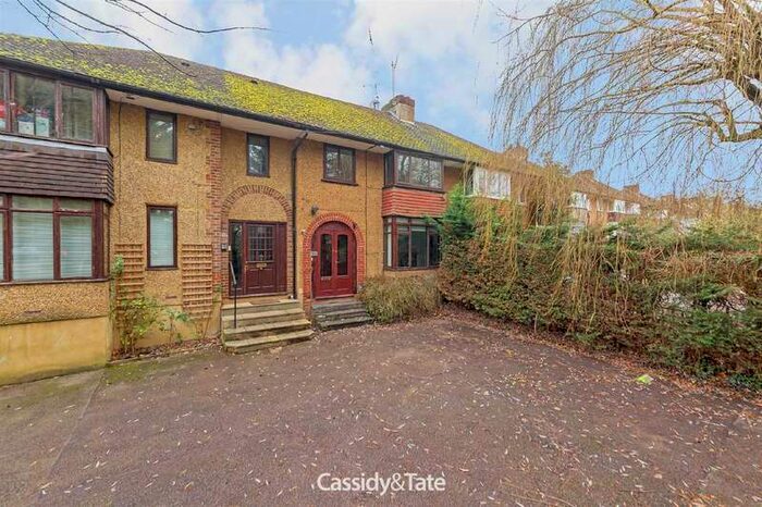 3 Bedroom Semi-Detached House To Rent In Folly Lane, St Albans, AL3