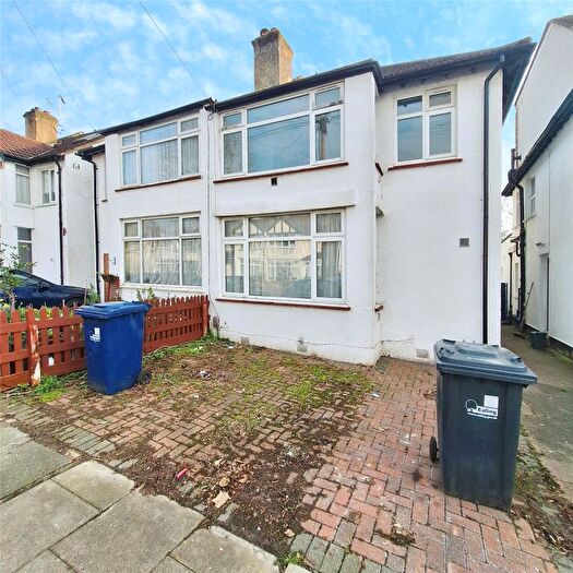 3 Bedroom Semi Detached House To Rent In Studland Road, London, W7