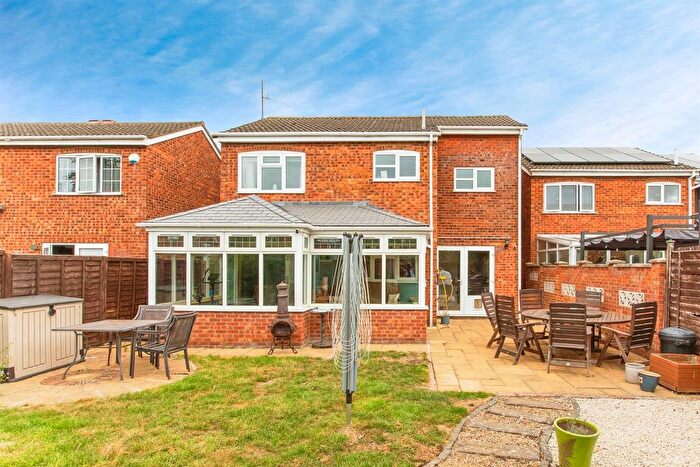 4 Bedroom Detached House For Sale In Welland Close, Raunds, Wellingborough, NN9