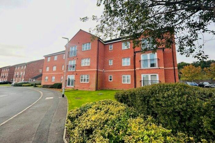 2 Bedroom Flat To Rent In Scampston Drive, Wakefield, WF3