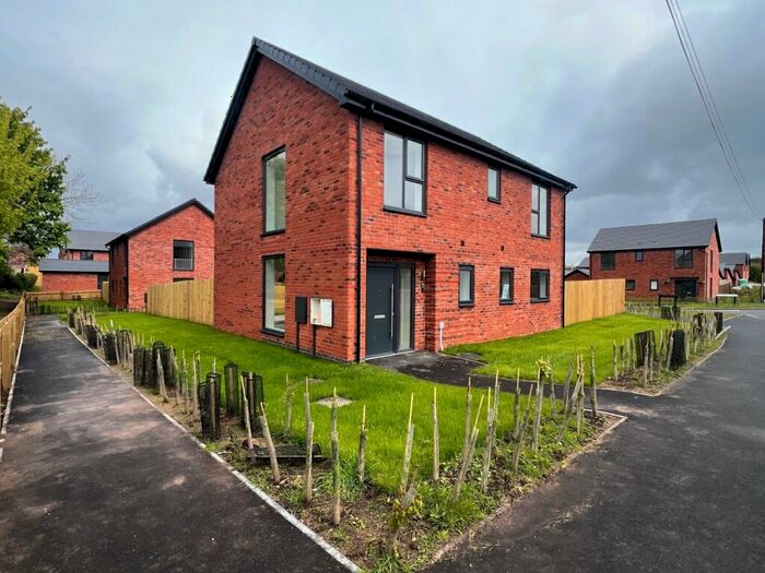 4 Bedroom Detached House To Rent In Common Lane, Harworth, DN11