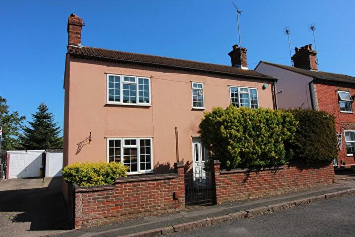 3 Bedroom Detached House For Sale In Napier Street, Fenny Stratford, Bletchley, Buckinghamshire, MK2