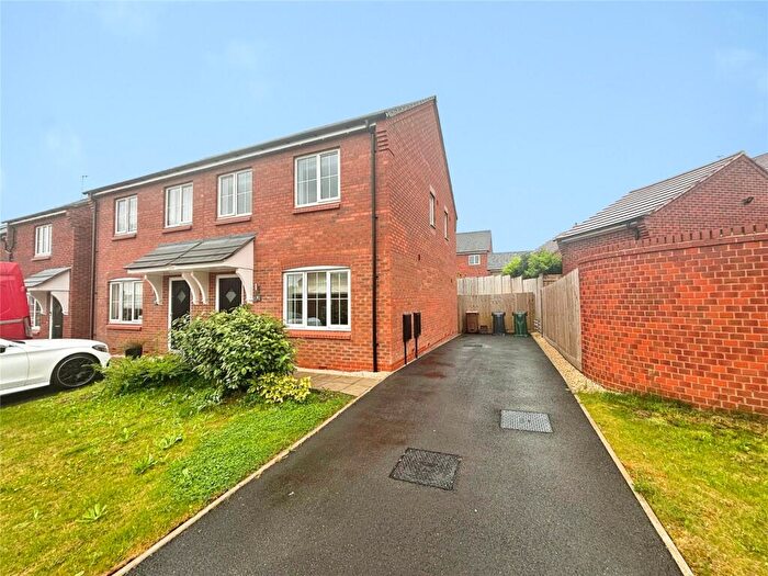 3 Bedroom Semi-Detached House To Rent In Holden Drive, Midway, Swadlincote, Derbyshire, DE11