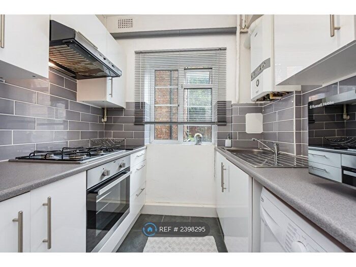 2 Bedroom Flat To Rent In Dover Court, London, SE10