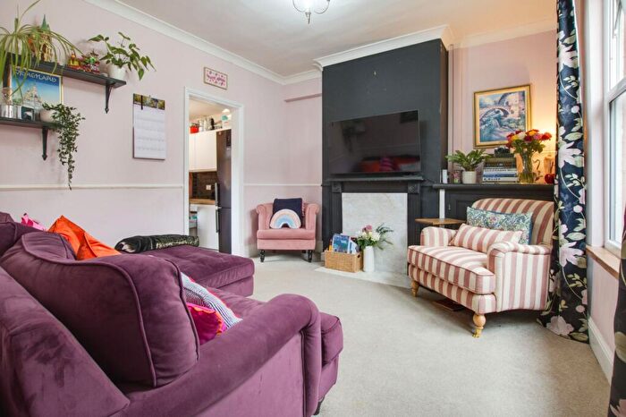 2 Bedroom End Of Terrace House For Sale In Leopold Road, Leicester, LE2