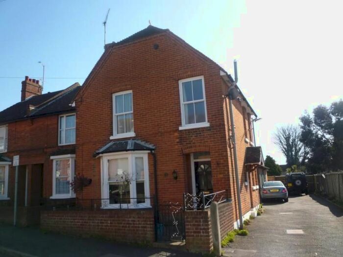 2 Bedroom Semi-Detached House To Rent In Eastern Avenue, Ashford, Kent, TN23