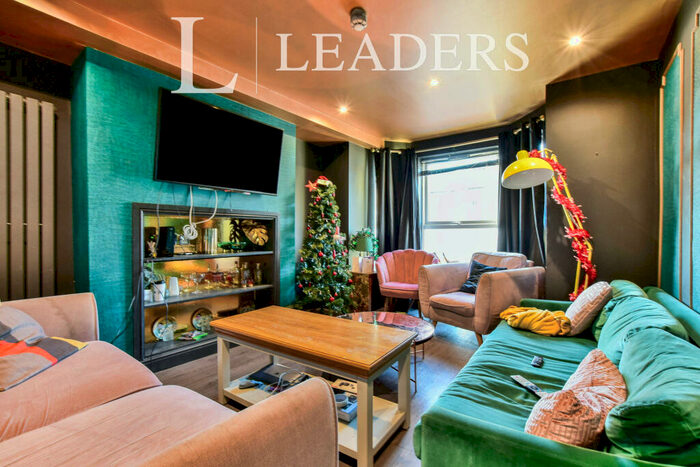 7 Bedroom Terraced House To Rent In Seedley Park Road, Salford, M6