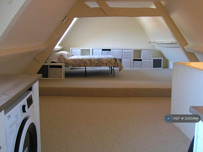 Studio To Rent In High Street Highworth, Highworth, SN6