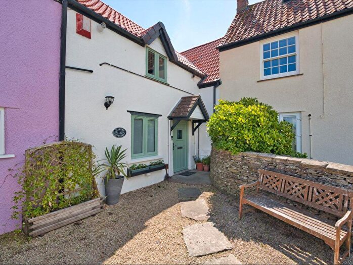3 Bedroom Cottage For Sale In A Generous Sized Characterful Property With Incredible Rear Garden, BS48