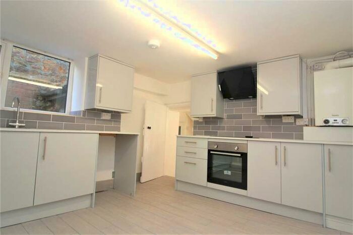 2 Bedroom Semi-Detached House To Rent In West Street, Ilminster, TA19