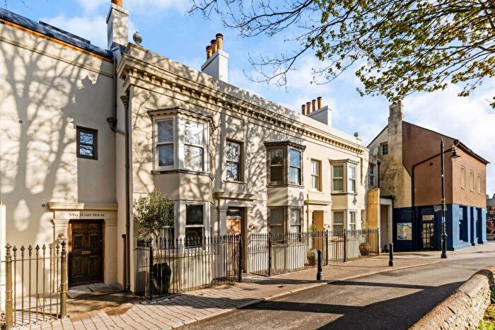 4 Bedroom Terraced House To Rent In East Street Shoreham-by-Sea, BN43