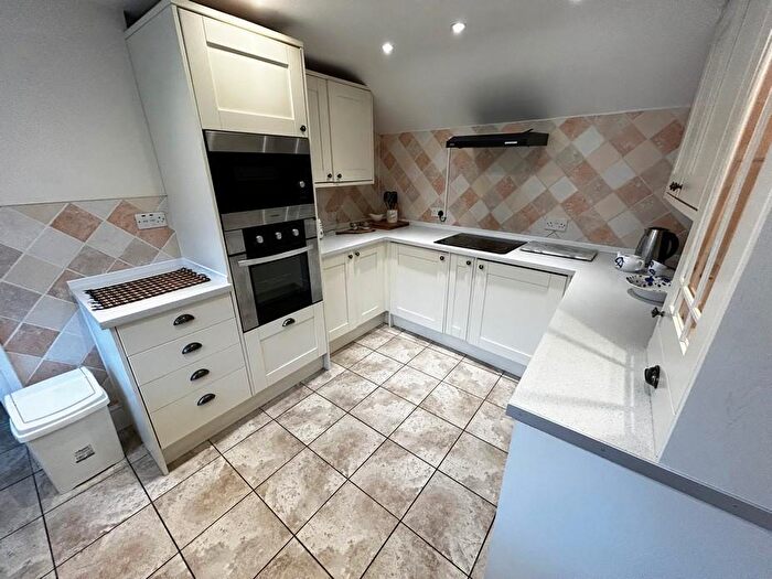2 Bedroom Cottage To Rent In High Street, Stoke Goldington, MK16