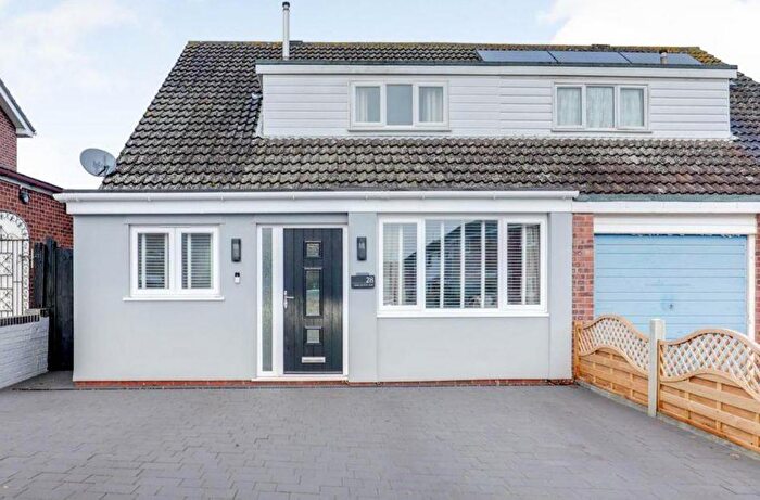3 Bedroom Semi Detached House For Sale In Winchester Way, Ipswich, IP2