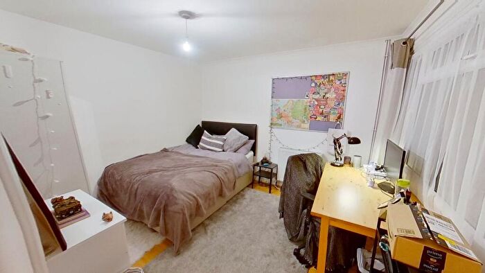 4 Bedroom Terraced House To Rent In Guildford Park Avenue, Guildford, GU2