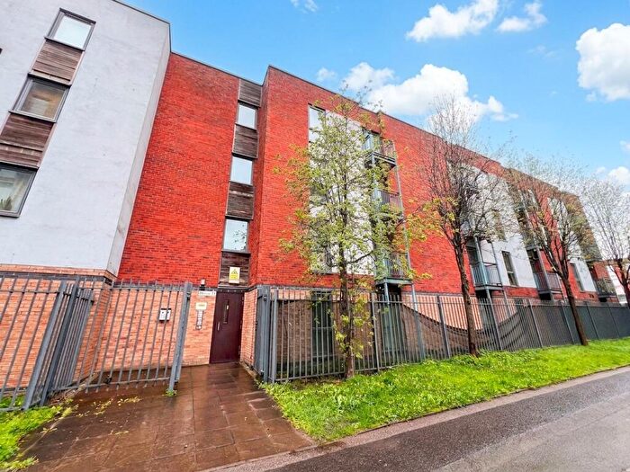 2 Bedroom Flat For Sale In Ordsall Lane, Salford, M5
